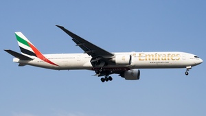 Photo of A6-EPQ - Boeing 777-31H(ER) operated by Emirates
