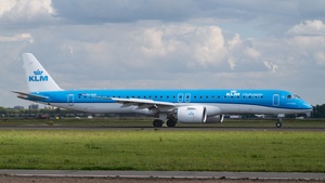 Photo of PH-NXC - Embraer ERJ-195-E2 operated by KLM Cityhopper