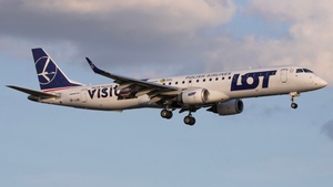 Photo of SP-LNG - Embraer ERJ-195AR operated by LOT Polish Airlines