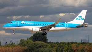 Photo of PH-EXX - Embraer ERJ-175STD operated by KLM Cityhopper