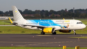 Photo of EC-MLE - Airbus A320-232 operated by Vueling