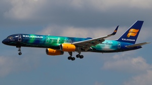 Photo of TF-FIU - Boeing 757-256 operated by Icelandair