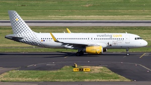 Photo of EC-MFL - Airbus A320-232 operated by Vueling