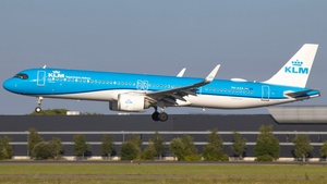 Photo of PH-AXA - Airbus A321-252NX operated by KLM Royal Dutch Airlines