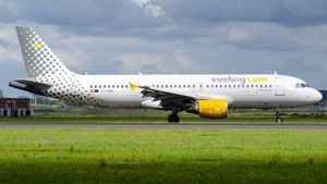 Photo of EC-MBE - Airbus A320-214 operated by Vueling