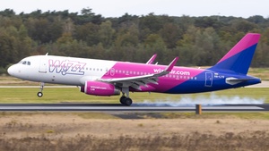 Photo of HA-LYS - Airbus A320-232 operated by Wizz Air