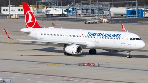 Photo of TC-JTG - Airbus A321-231 operated by Turkish Airlines