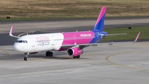 Photo of HA-LXD - Airbus A321-231 operated by Wizz Air