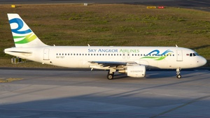 Photo of XU-727 - Airbus A320-214 operated by Sky Angkor Airlines