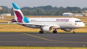 Photo of D-ABNL - Airbus A320-214 operated by Eurowings
