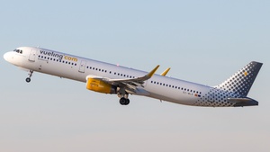 Photo of EC-MLD - Airbus A321-231 operated by Vueling