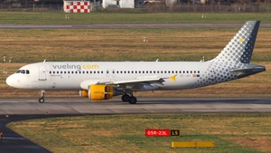 Photo of EC-JSY - Airbus A320-214 operated by Vueling