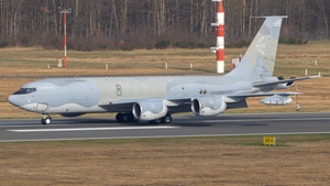 N572MA - Boeing KC-135R Stratotanker
