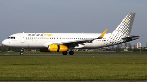 Photo of EC-MKN - Airbus A320-232 operated by Vueling
