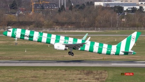 Photo of D-ABOL - Boeing 757-330 operated by Condor