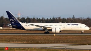 Photo of D-ABPA - Boeing 787-9 Dreamliner operated by Lufthansa