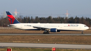 Photo of N825MH - Boeing 767-432(ER) operated by Delta Air Lines