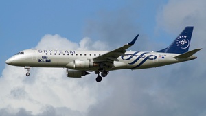Photo of PH-EZX - Embraer ERJ-190STD operated by KLM Cityhopper
