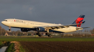 Photo of N829NW - Airbus A330-302 operated by Delta Air Lines