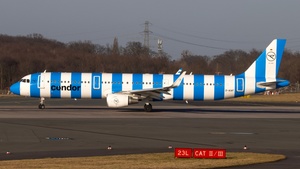 Photo of D-AIAF - Airbus A321-211 operated by Condor