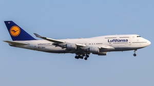 Photo of D-ABVU - Boeing 747-430 operated by Lufthansa