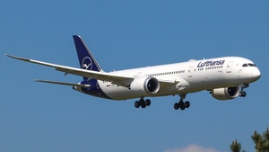 Photo of D-ABPC - Boeing 787-9 Dreamliner operated by Lufthansa