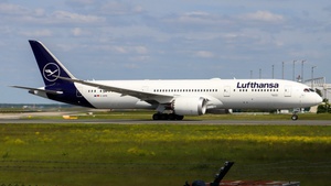 Photo of D-ABPB - Boeing 787-9 Dreamliner operated by Lufthansa