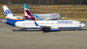 Photo of D-ASXJ - Boeing 737-86N operated by SunExpress Germany