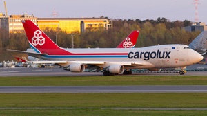 Photo of LX-LCL - Boeing 747-4HAF(ER) operated by Cargolux