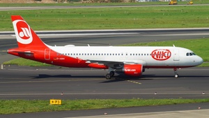 Photo of D-ABHI - Airbus A320-214 operated by Air Berlin