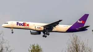 Photo of N968FD - Boeing 757-28A(SF) operated by FedEx