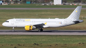 Photo of EC-MVO - Airbus A320-214 operated by Vueling