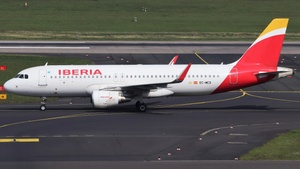 Photo of EC-MCS - Airbus A320-214 operated by Iberia