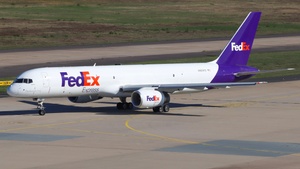 Photo of N901FD - Boeing 757-2B7(SF) operated by FedEx