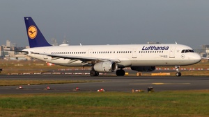 Photo of D-AIRC - Airbus A321-131 operated by Lufthansa