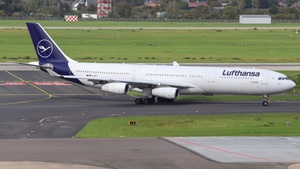 Photo of D-AIFF - Airbus A340-313 operated by Lufthansa