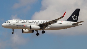 Photo of TC-JPP - Airbus A320-232 operated by Turkish Airlines