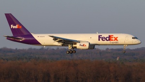 Photo of N922FD - Boeing 757-23A(SF) operated by FedEx