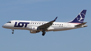 Photo of SP-LIN - Embraer ERJ-175LR operated by LOT Polish Airlines