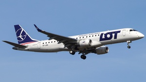Photo of SP-LMA - Embraer ERJ-190STD operated by LOT Polish Airlines