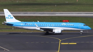 Photo of PH-EZZ - Embraer ERJ-190STD operated by KLM Cityhopper