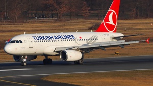 Photo of TC-JLS - Airbus A319-132 operated by Turkish Airlines