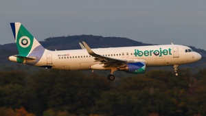 Photo of EC-LZD - Airbus A320-214 operated by Iberojet