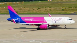 HA-LYQ - Airbus A320-232