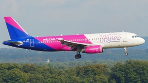 Photo of HA-LWH - Airbus A320-232 operated by Wizz Air