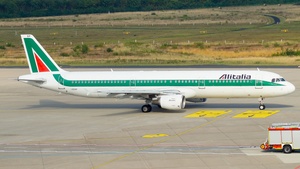 Photo of I-BIXP - Airbus A321-112 operated by Alitalia