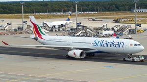 Photo of 4R-ALM - Airbus A330-343 operated by SriLankan Airlines