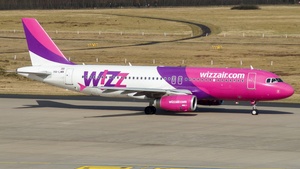 Photo of HA-LWM - Airbus A320-232 operated by Wizz Air