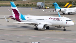Photo of D-AEWS - Airbus A320-214 operated by Eurowings