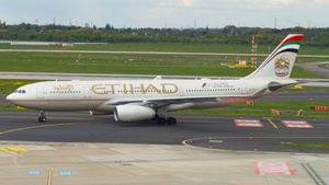 Photo of A6-EYT - Airbus A330-243 operated by Etihad Airways